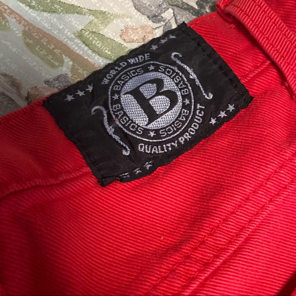 Red high waisted shorts - Picture 4 of 4